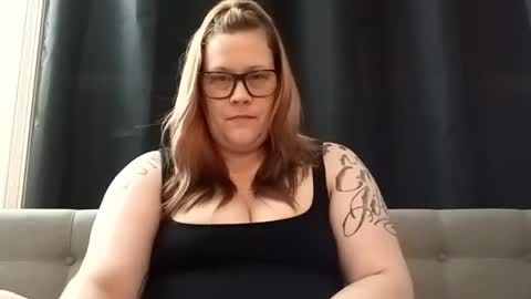 lil_nelli8 online show from October 4, 6:44 am