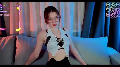 Snapshot of lil_raysss chatting on October 24, 7:21 pm lil_raysss online show from October 24, 7:21 pm