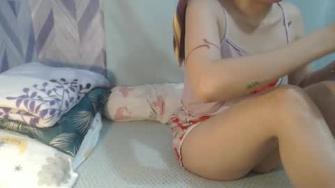 Snapshot of lil_sweetgirl4u chatting on November 17, 4:24 pm lil_sweetgirl4u online show from November 17, 4:24 pm