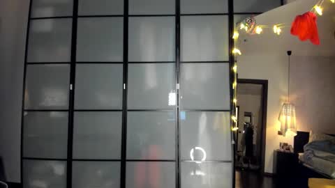 Snapshot of lil_uff chatting on October 17, 8:22 pm aka princessmaya online show from October 17, 8:22 pm