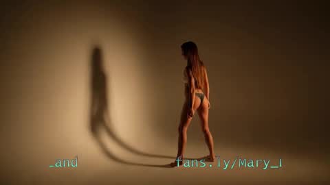 Snapshot of lil_uff chatting on October 27, 7:07 pm aka princessmaya online show from October 27, 7:07 pm