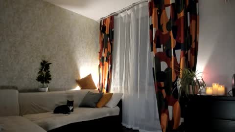 Snapshot of lil_uff chatting on November 15, 8:49 pm aka princessmaya online show from November 15, 8:49 pm