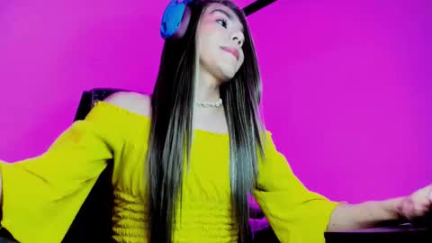 Snapshot of lila_di chatting on November 4, 10:09 pm lila_di online show from November 4, 10:09 pm