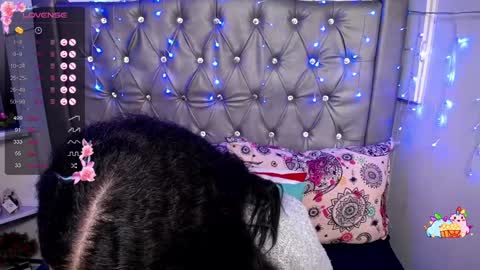 Snapshot of lila_gummy_ chatting on December 19, 3:08 pm online show from December 19, 3:08 pm
