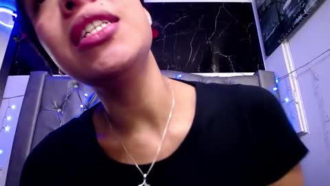 Snapshot of lila_gummy_ chatting on February 10, 6:45 pm online show from February 10, 6:45 pm