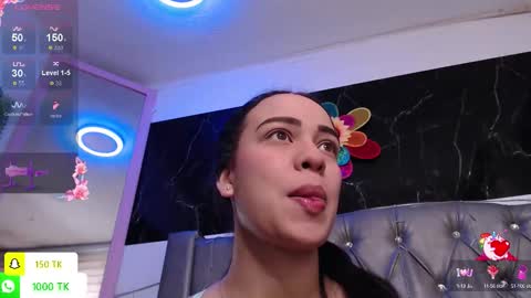 Snapshot of lila_gummy_ chatting on October 11, 12:04 pm online show from October 11, 12:04 pm