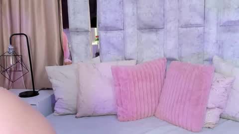 Snapshot of lila_noa chatting on October 8, 7:44 pm lila noa online show from October 8, 7:44 pm