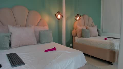 Lila  online show from April 30, 11:49 am