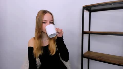 LiliaDesire online show from December 2, 8:30 am