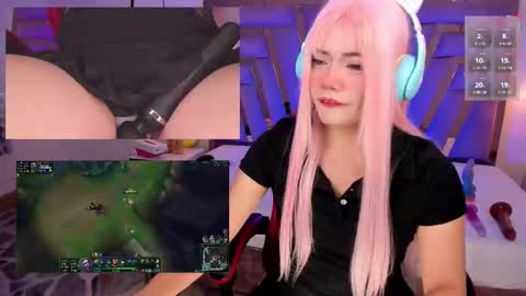 Snapshot of lilapop__ chatting on February 11, 4:23 pm Lila online show from February 11, 4:23 pm