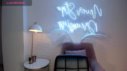 Snapshot of lilawest chatting on December 29, 10:23 am Lila West online show from December 29, 10:23 am