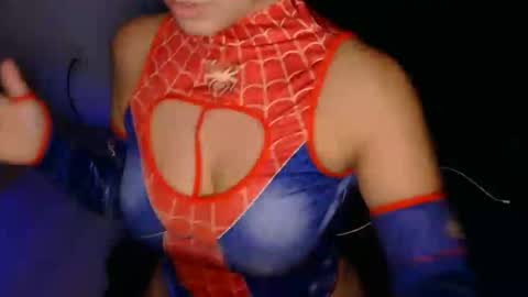 Snapshot of lilbeccaxo chatting on October 31, 10:33 pm Rebecca online show from October 31, 10:33 pm