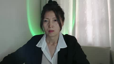 lilca23 online show from December 1, 7:35 am