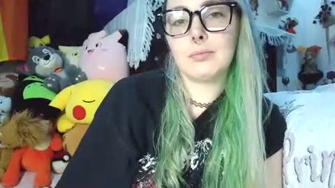 Snapshot of lilemmy1999 chatting on November 6, 12:11 am emily ryanson online show from November 6, 12:11 am