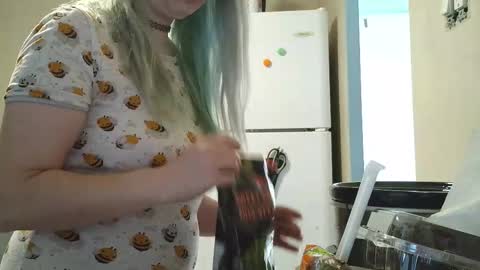 Snapshot of lilemmy1999 chatting on November 13, 7:46 pm emily ryanson online show from November 13, 7:46 pm