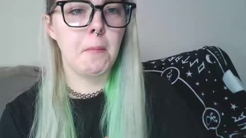 Snapshot of lilemmy1999 chatting on November 18, 8:35 pm emily ryanson online show from November 18, 8:35 pm