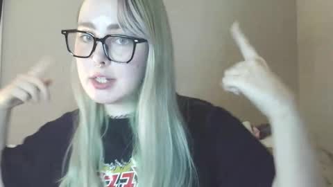 Snapshot of lilemmy1999 chatting on November 25, 9:59 pm emily ryanson online show from November 25, 9:59 pm