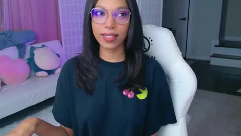 evie online show from March 28, 1:49 am