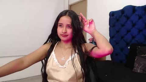 Snapshot of lili666_ chatting on October 17, 3:20 am Lili online show from October 17, 3:20 am