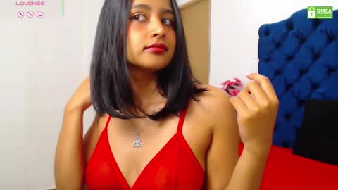 Snapshot of lili666_ chatting on February 15, 3:36 am Lili online show from February 15, 3:36 am