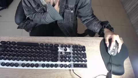 Snapshot of lili_conor_s chatting on February 20, 2:51 am Lili online show from February 20, 2:51 am