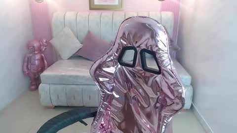 Snapshot of lili_conor_s chatting on February 21, 10:28 am Lili online show from February 21, 10:28 am