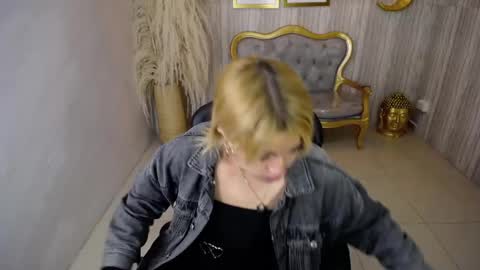 Snapshot of lili_conor_s chatting on February 25, 3:20 am Lili online show from February 25, 3:20 am