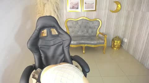 Snapshot of lili_conor_s chatting on March 12, 6:07 am Lili online show from March 12, 6:07 am