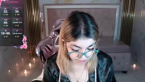 Snapshot of lili_conor_s chatting on September 19, 9:11 am Lili online show from September 19, 9:11 am