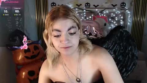 Snapshot of lili_conor_s chatting on October 5, 9:40 am Lili online show from October 5, 9:40 am