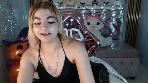 Snapshot of lili_conor_s chatting on October 14, 3:40 am Lili online show from October 14, 3:40 am