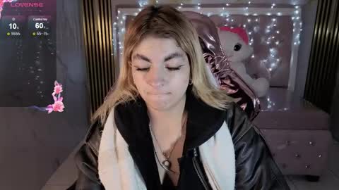 Snapshot of lili_conor_s chatting on November 2, 3:42 am Lili online show from November 2, 3:42 am