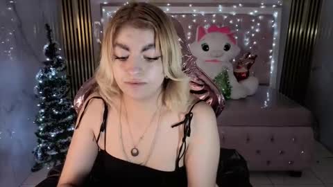 Snapshot of lili_conor_s chatting on November 28, 3:31 am Lili online show from November 28, 3:31 am