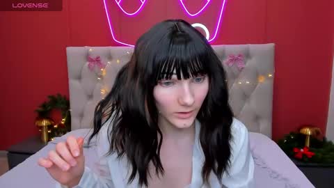 Snapshot of lili_flowerr chatting on January 5, 3:13 pm Lilli follow me kiss online show from January 5, 3:13 pm