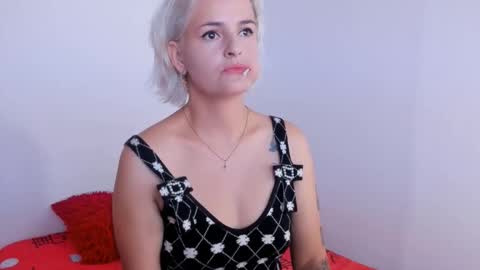 Lili online show from October 4, 6:39 pm