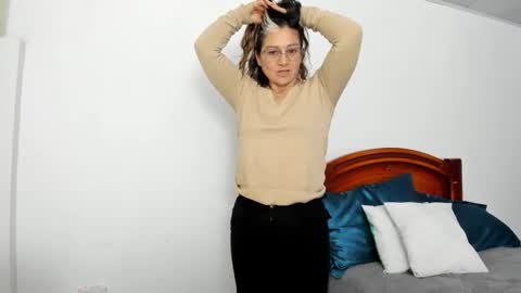 Snapshot of lilia344965 chatting on October 7, 11:13 pm liliamilf online show from October 7, 11:13 pm