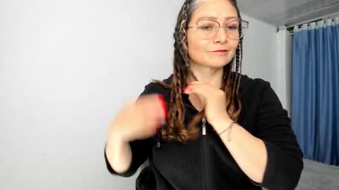 Snapshot of lilia344965 chatting on October 11, 1:05 am liliamilf online show from October 11, 1:05 am
