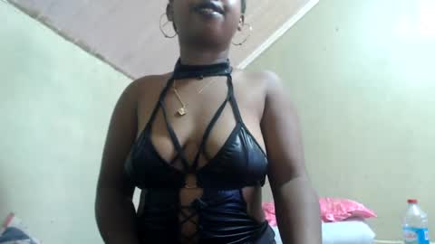 liliah online show from February 7, 3:45 am