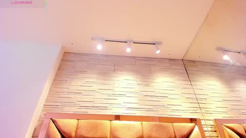 Snapshot of lilian_starfire chatting on November 14, 7:45 pm LILIAN online show from November 14, 7:45 pm