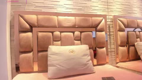 Snapshot of lilian_starfire chatting on December 5, 7:54 pm LILIAN online show from December 5, 7:54 pm