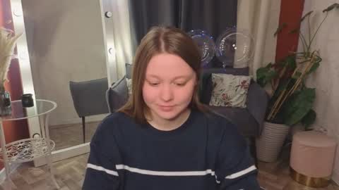 Lilian online show from March 2, 10:55 am