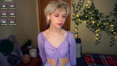 Snapshot of liliandaniels chatting on September 19, 6:37 am Lilian online show from September 19, 6:37 am