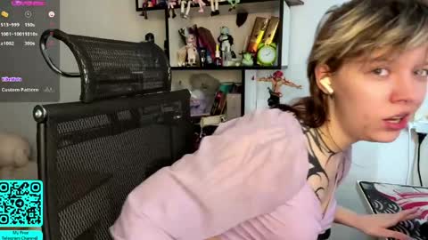 Lilian online show from April 21, 7:03 am