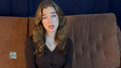 Snapshot of lilianlees chatting on October 6, 4:04 pm LilianLees online show from October 6, 4:04 pm