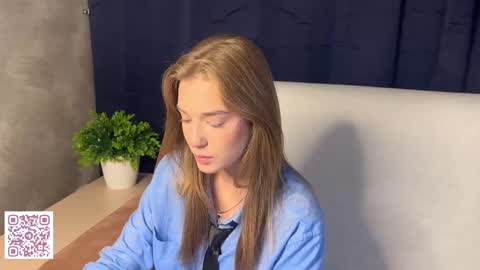 Snapshot of lilianlees chatting on October 7, 4:59 pm LilianLees online show from October 7, 4:59 pm