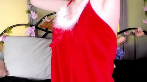 Snapshot of lilianslow chatting on December 28, 2:21 pm hi guys Im new here Im 18 years oldIve never had sex online show from December 28, 2:21 pm