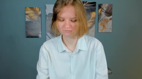 hi guys Im new here Im 18 years oldIve never had sex online show from January 17, 2:22 pm