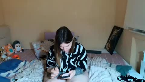 liliawoolf online show from October 10, 5:01 pm