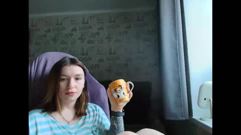 liliawoolf online show from November 18, 7:35 am