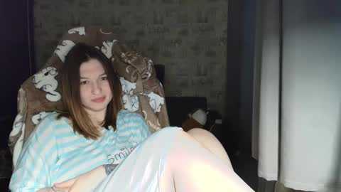 liliawoolf online show from February 18, 5:14 am